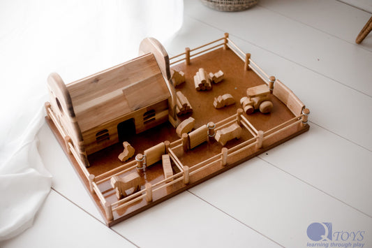 Qtoys Farm Barn