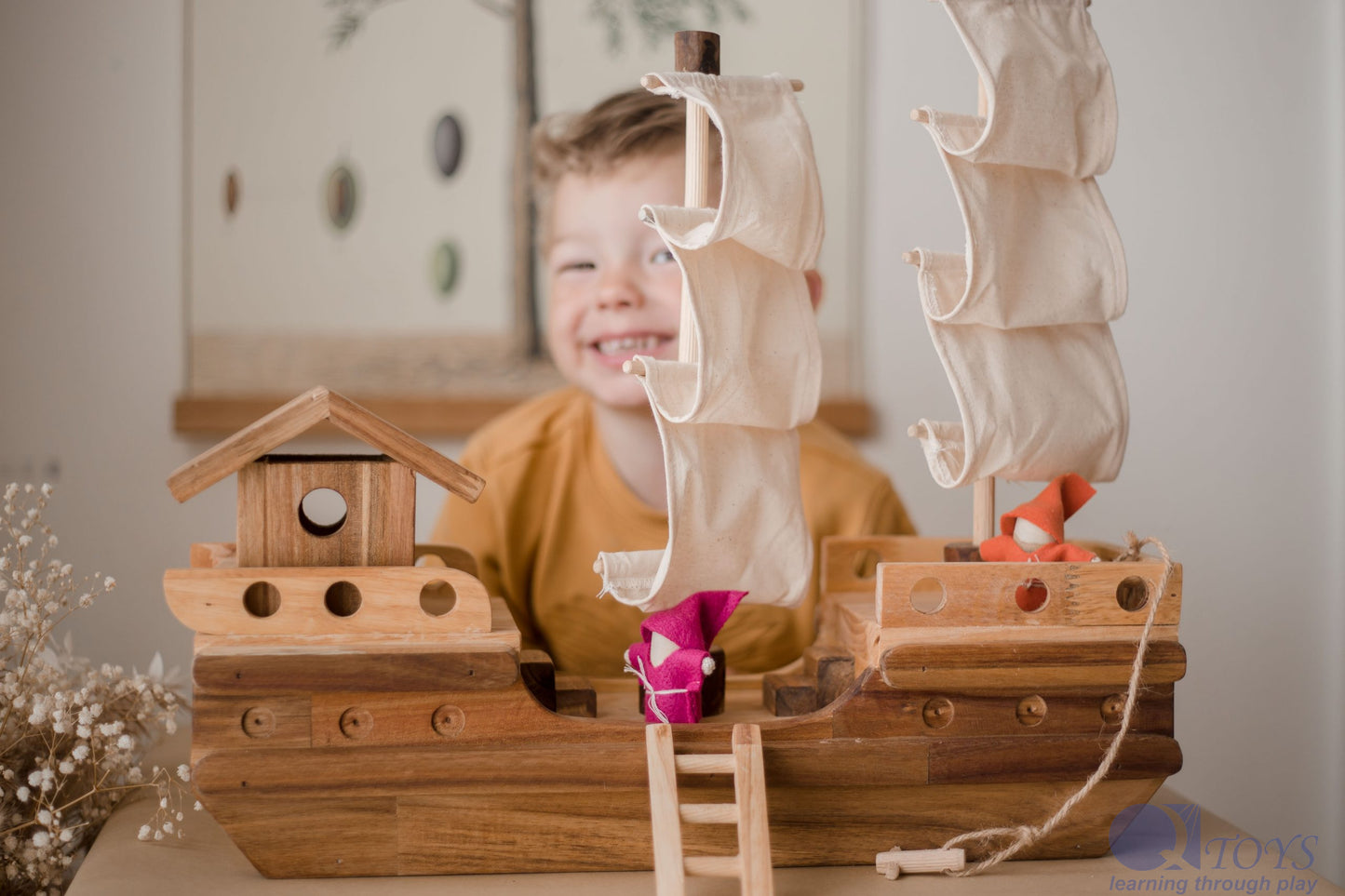 Qtoys Wooden Pirate Ship