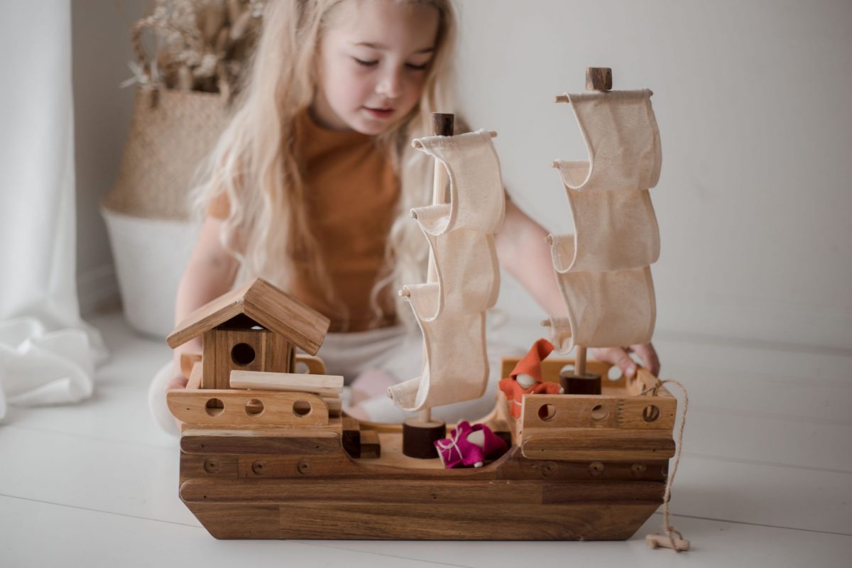 Qtoys Wooden Pirate Ship