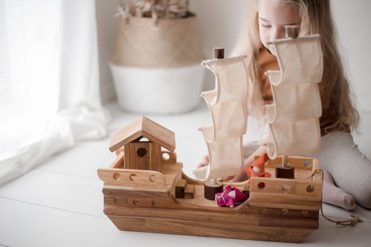 Qtoys Wooden Pirate Ship