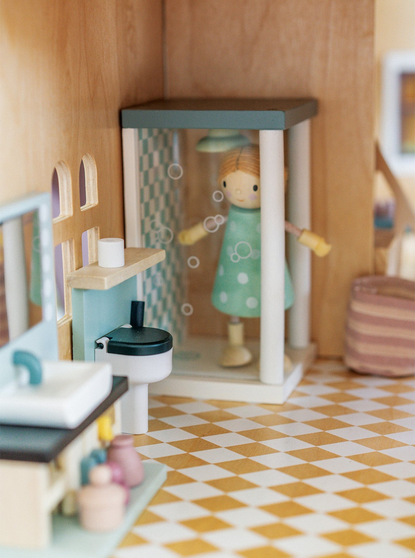 Tender Leaf Toys Bathroom furniture set