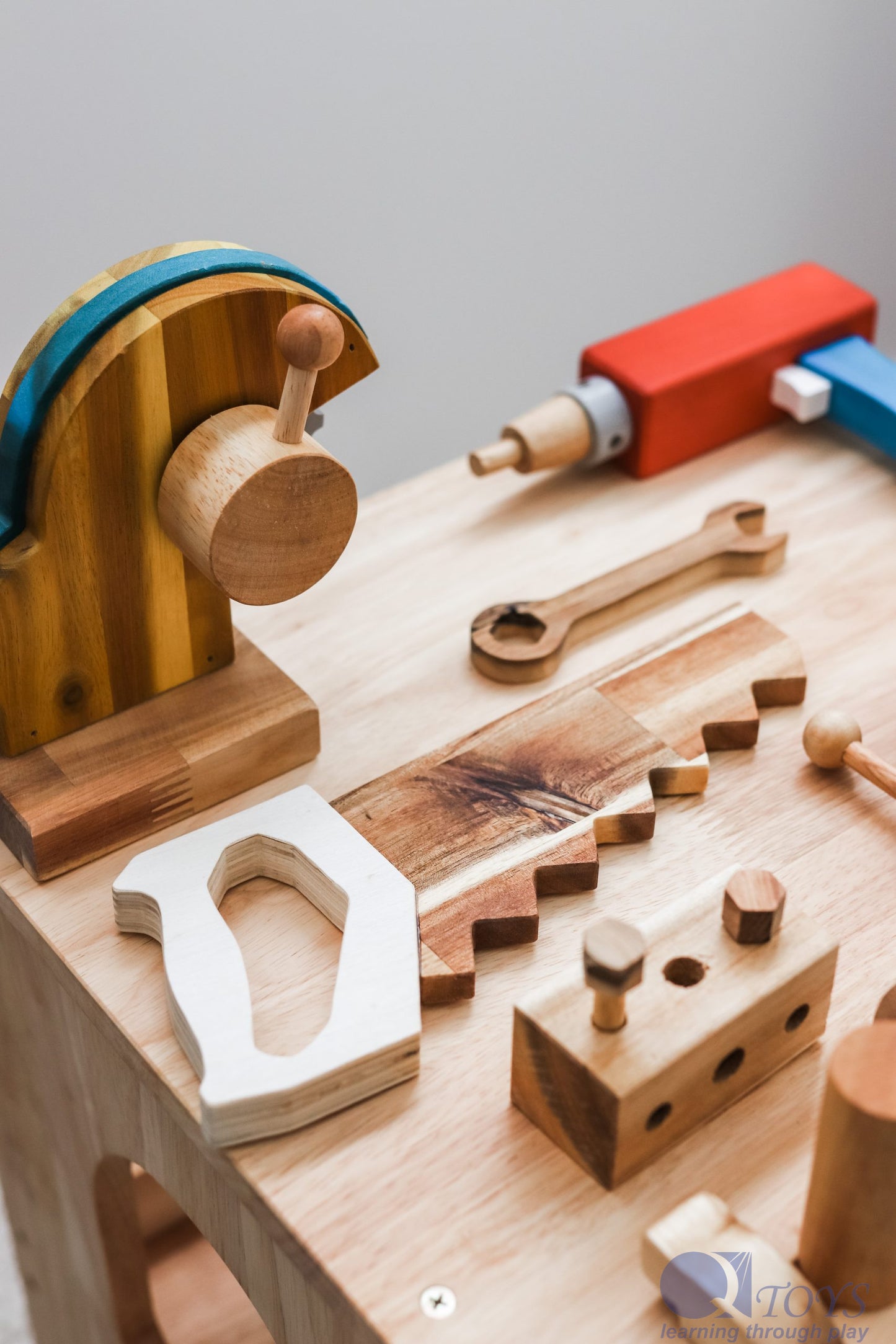 Qtoys Wooden Work Bench