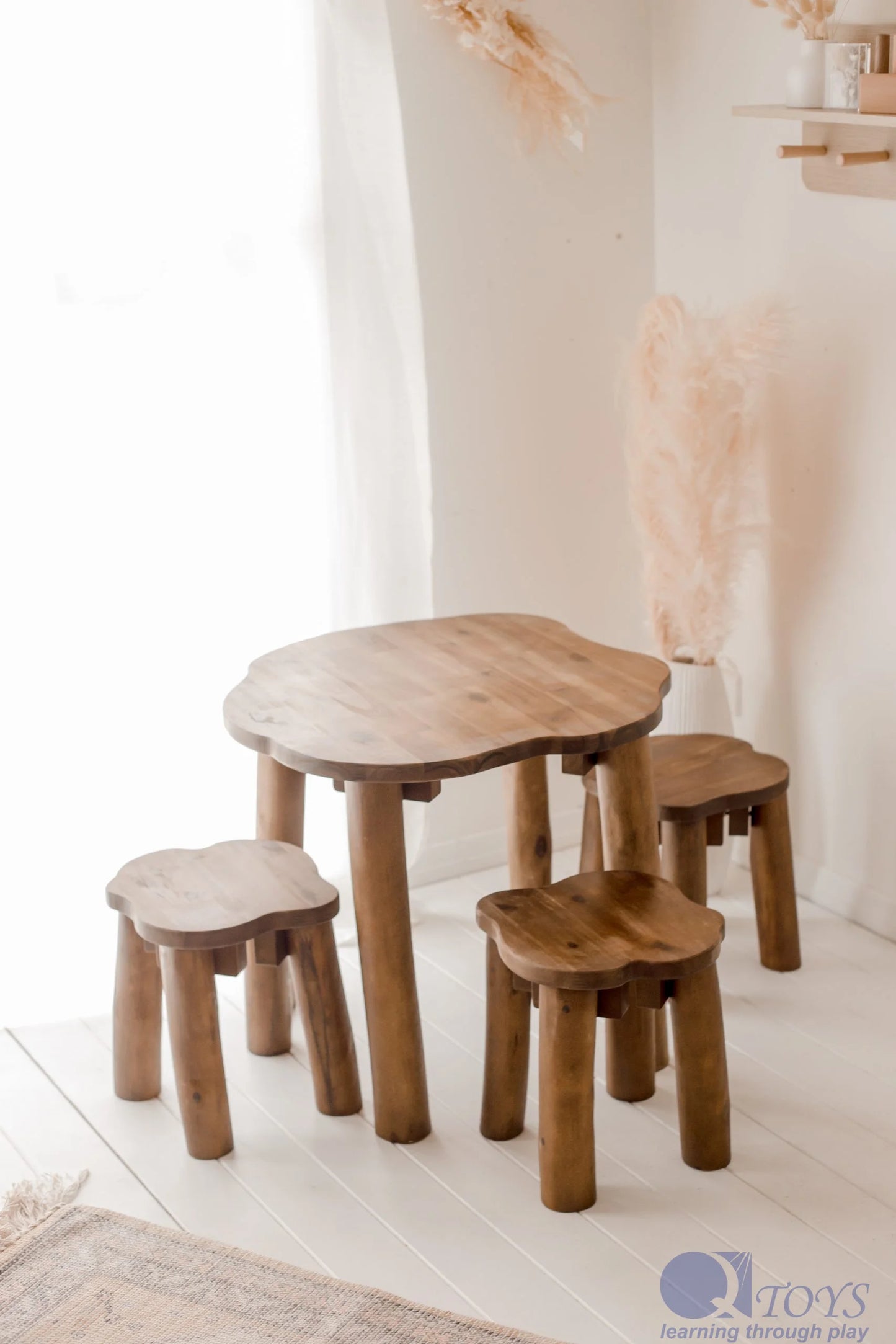 Q Toys Hardwood Tree Table and 3 Stools Set