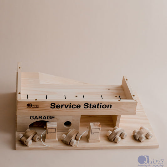 Qtoys Solid Wooden Service Station