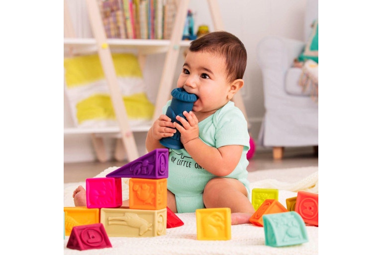 B. Toys Elememosqueeze Soft Blocks