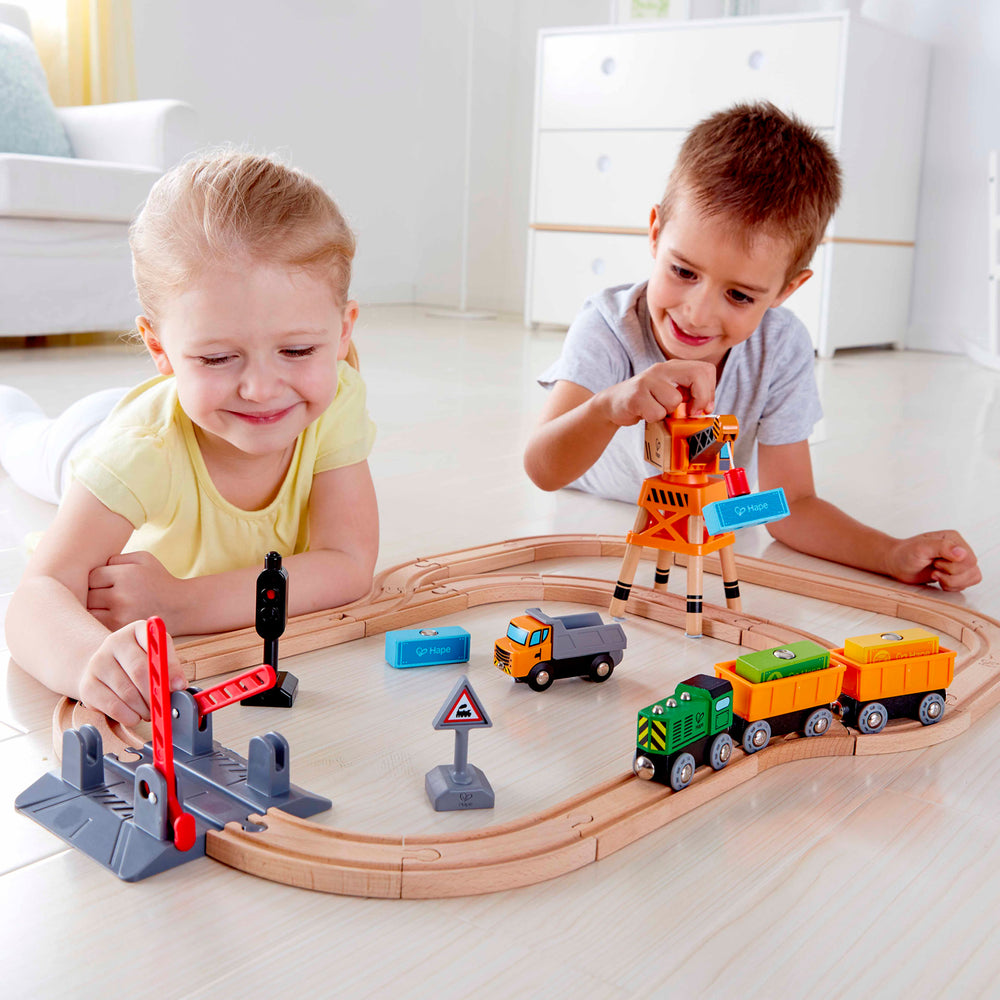 Hape Crossing & Crane Set