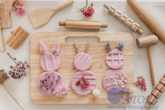 Qtoys Wooden Play dough kit