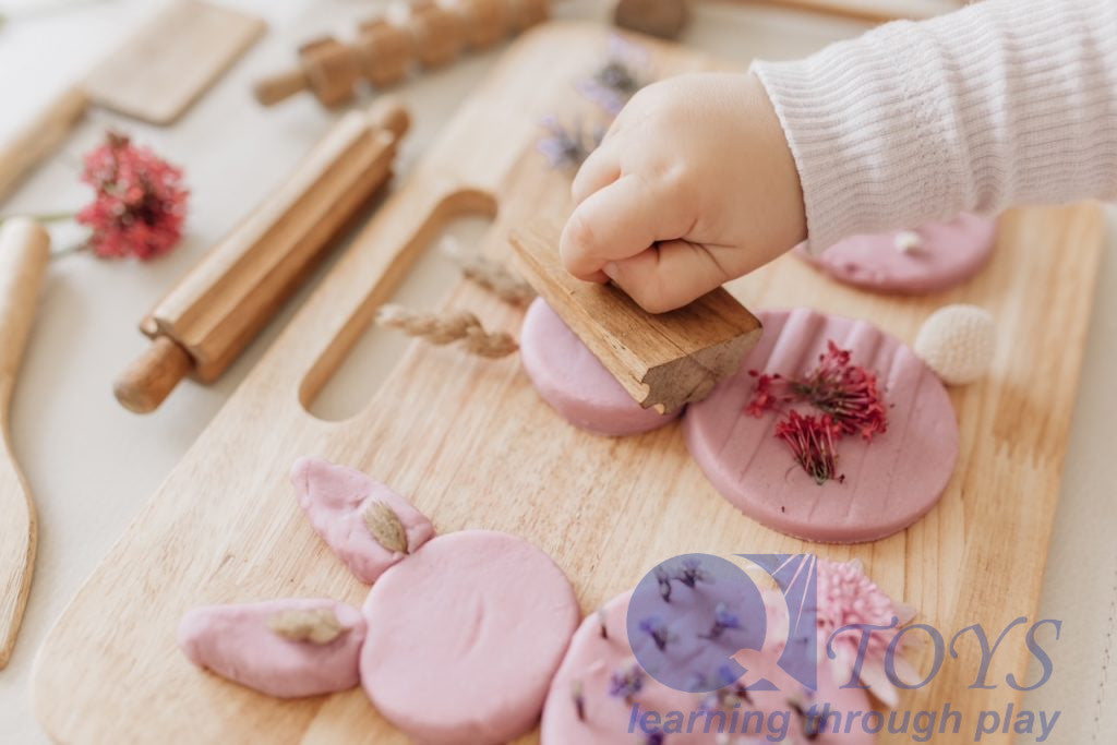 Qtoys Wooden Play dough kit